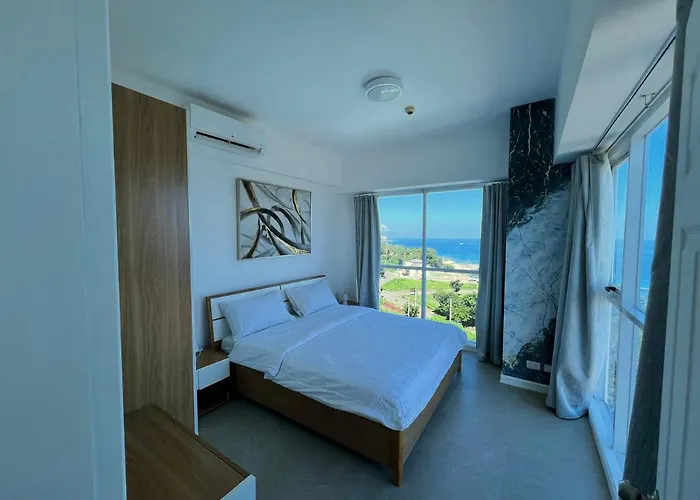 La Mirada Residences Sea-view *