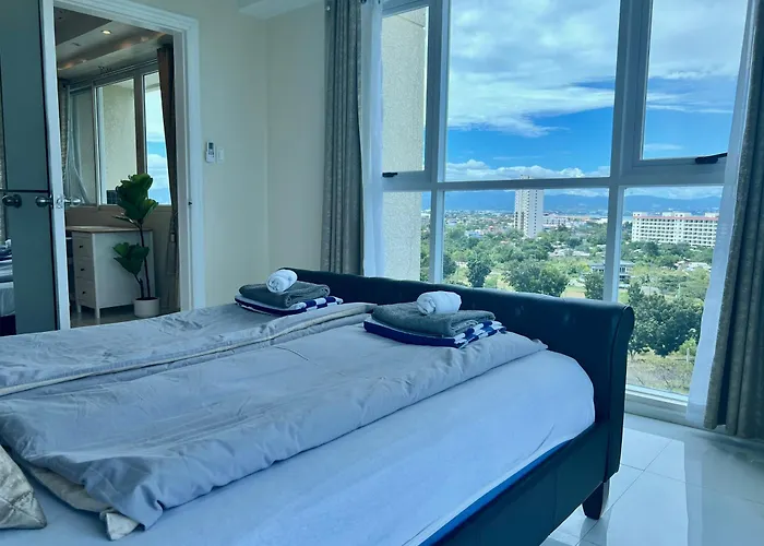 La Mirada Residences Sea-view