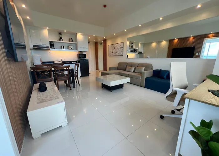La Mirada Residences Sea-view *