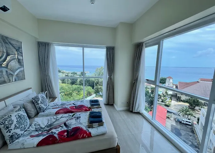 La Mirada Residences Sea-view Apartment *