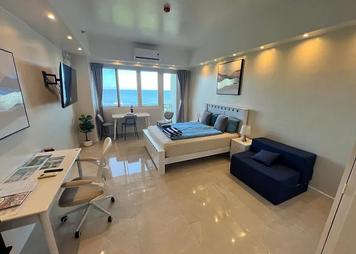 La Mirada Residences Sea-view Apartment *