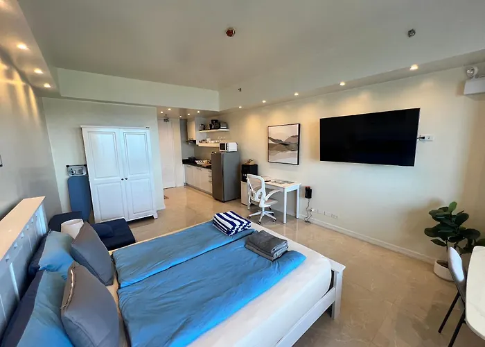 La Mirada Residences Sea-view *