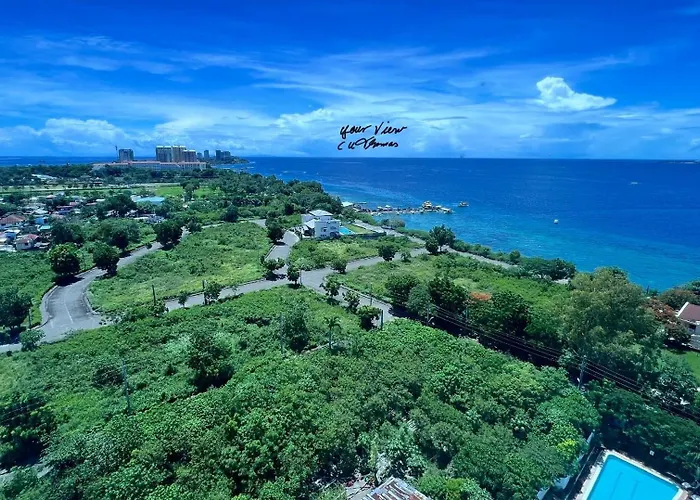 La Mirada Residences Sea-view Apartment